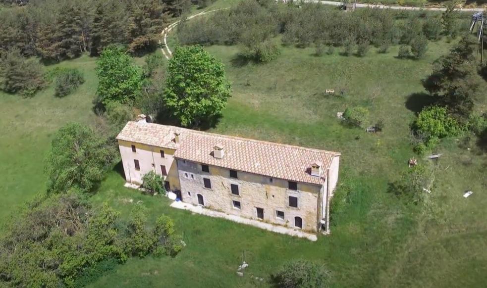 La Grande Maison Dans La Prairie Caille Экстерьер фото