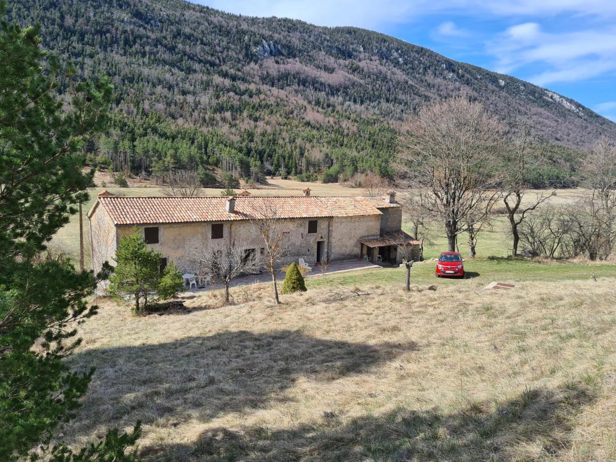 La Grande Maison Dans La Prairie Caille Экстерьер фото