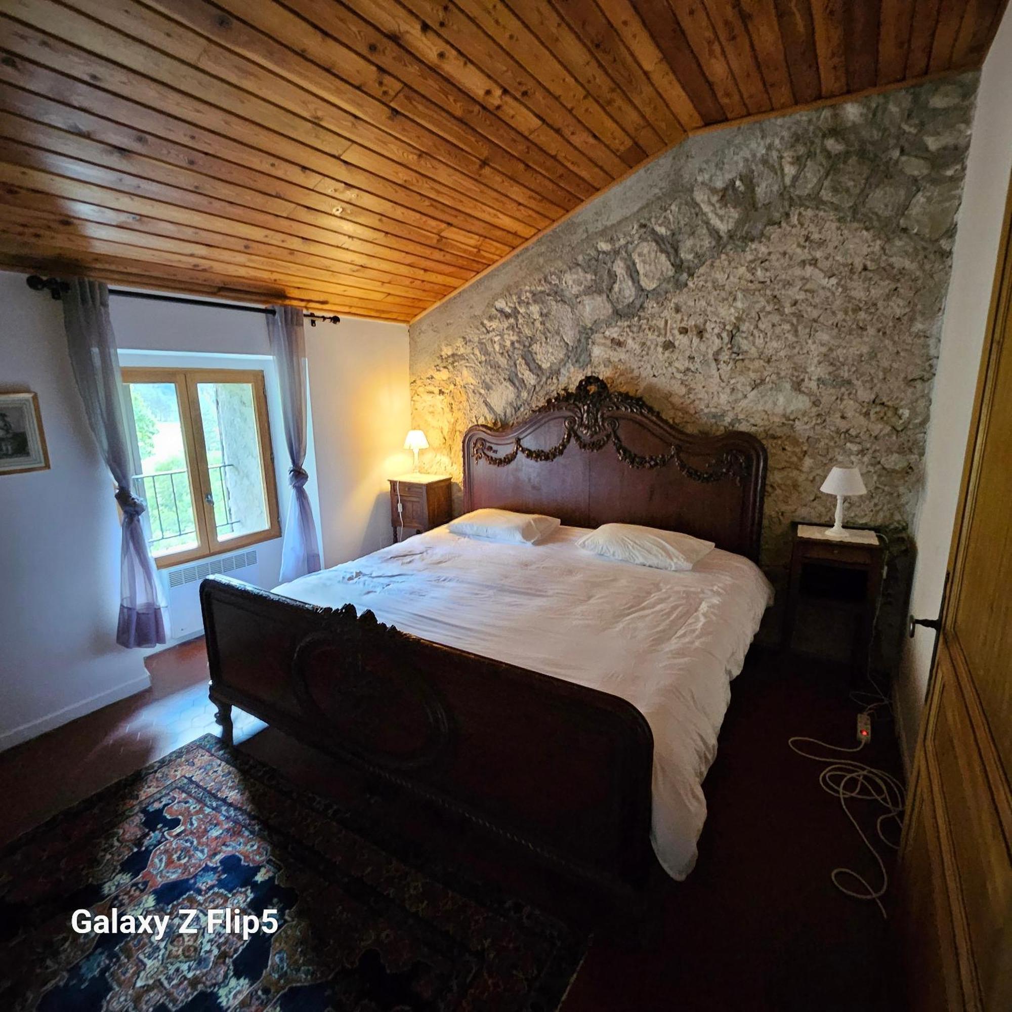 La Grande Maison Dans La Prairie Caille Экстерьер фото